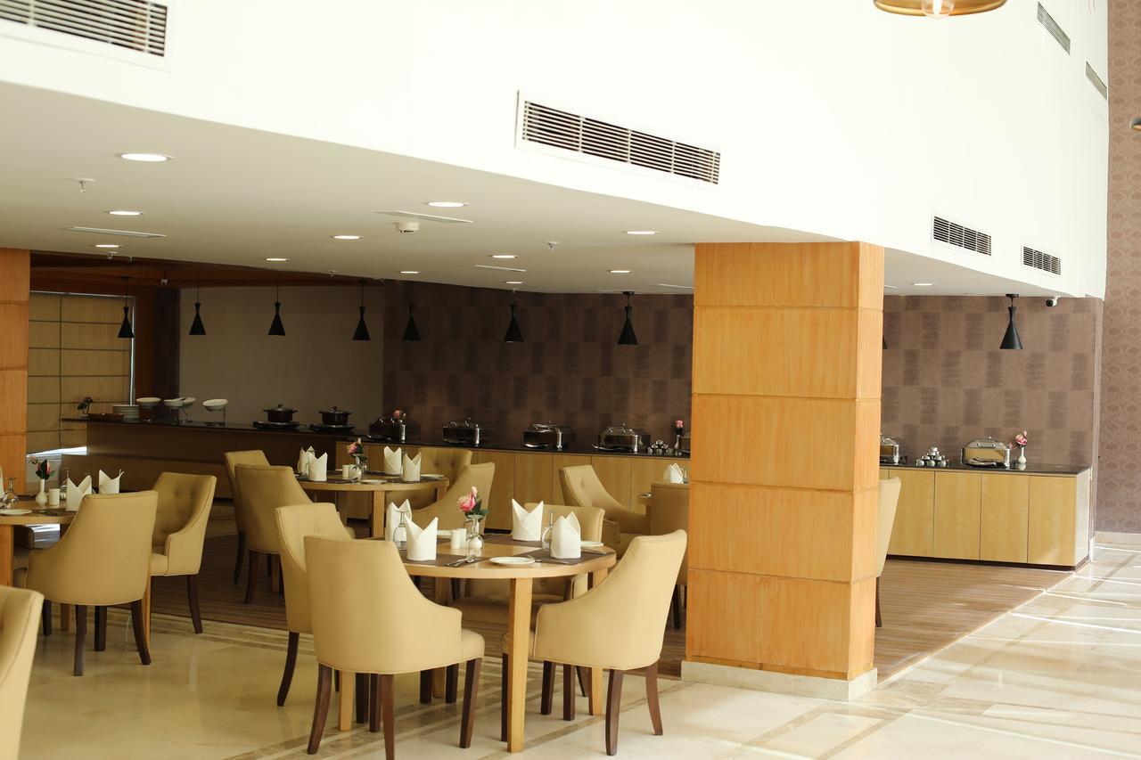 Udman Hotels And Resorts By Ferns N Petals Nova Deli Exterior foto