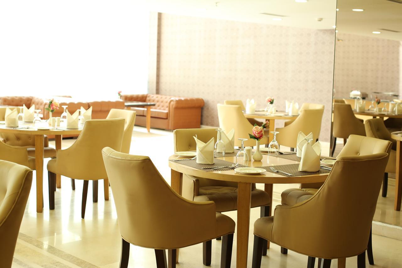 Udman Hotels And Resorts By Ferns N Petals Nova Deli Exterior foto
