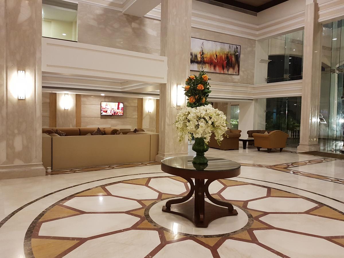 Udman Hotels And Resorts By Ferns N Petals Nova Deli Exterior foto