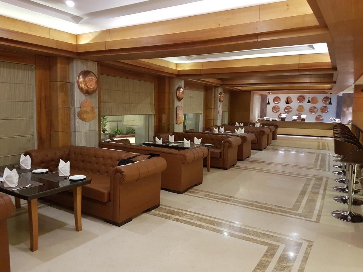 Udman Hotels And Resorts By Ferns N Petals Nova Deli Exterior foto